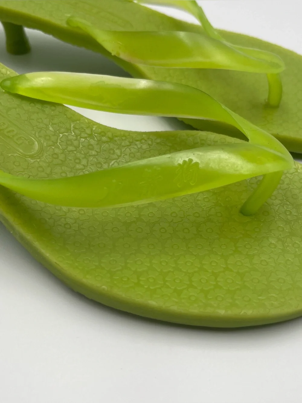 Vtg RARE Rocket Dog Y2K Matte Lime Green Jelly Kitten Heel Sandals Thong Mules 8